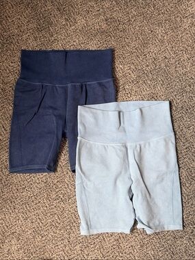Yogalicious Twin-Pack High-Waist Bike Shorts in Navy and Light Blue
